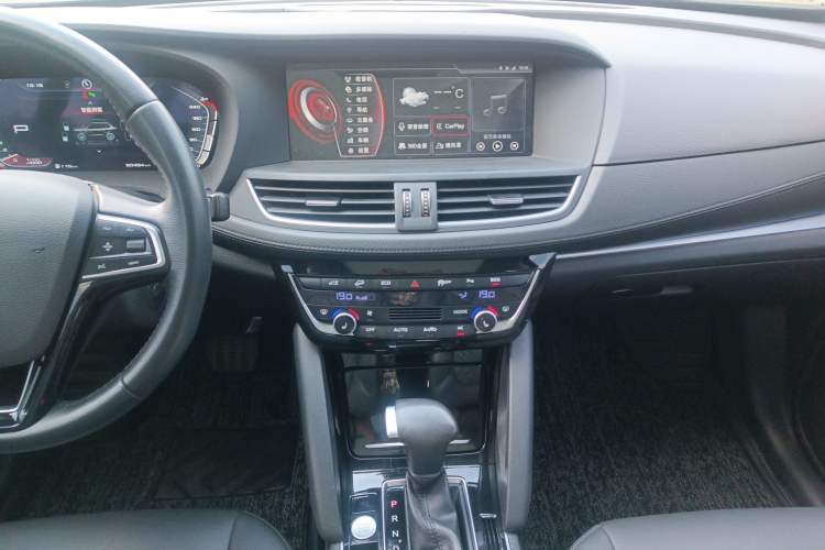 Used BORGWARD BX7 2018 28T Four-Wheel Drive Flagship Version 5 Seats China V Emission Standard Audio And AC Panel
