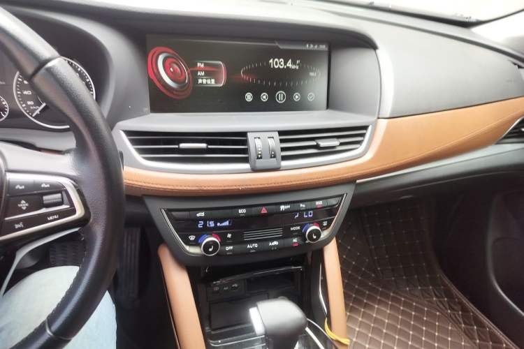 Used BORGWARD BX7 2018 28T 2WD Premium 5-seater National V Audio And AC Panel