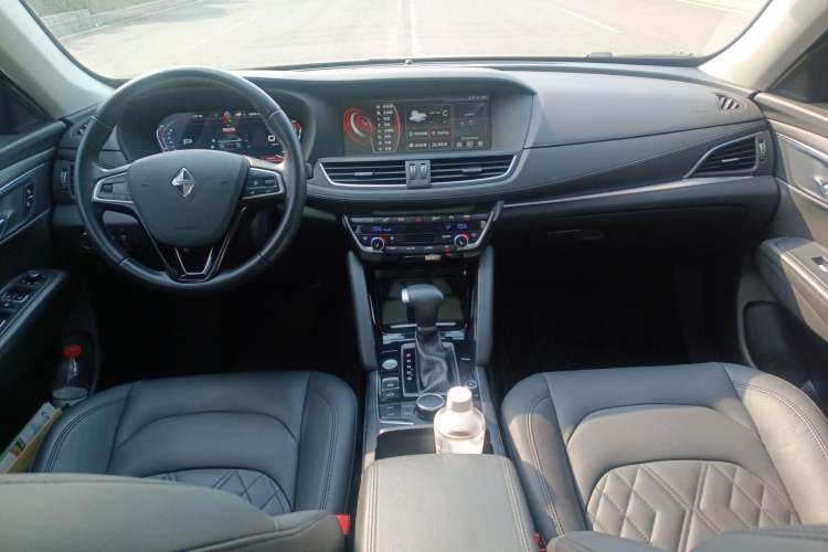 Used BORGWARD BX7 2018 28T Four-Wheel Drive Flagship Version 5 Seats China V Emission Standard Center Console