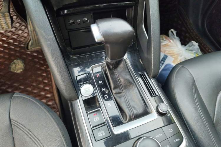 Used BORGWARD BX7 2018 28T Four-Wheel Drive Flagship Version 5 Seats China V Emission Standard Gear Lever