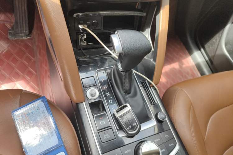 Used BORGWARD BX7 2018 28T 2WD Comfort Version 5 Seats China VI Emission Standard Gear Lever