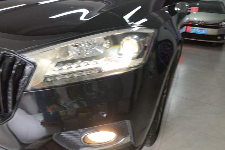 Used BORGWARD BX7 2018 28T Four-Wheel Drive Flagship Version 7 Seats China V Left Front Headlight