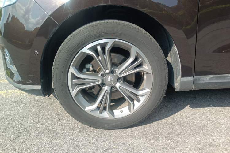 Used BORGWARD BX7 2018 28T Four-Wheel Drive Flagship Version 5 Seats China V Emission Standard Left Front Wheel Hub