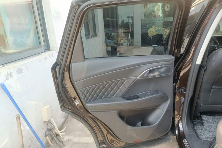 Used BORGWARD BX7 2018 28T Four-Wheel Drive Flagship Version 5 Seats China V Emission Standard Left Rear Door Interior