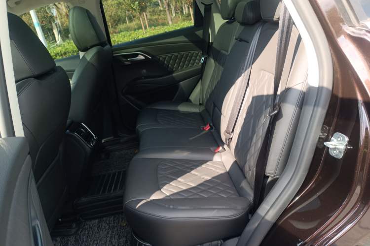 Used BORGWARD BX7 2018 28T Four-Wheel Drive Flagship Version 5 Seats China V Emission Standard Left Rear Seat