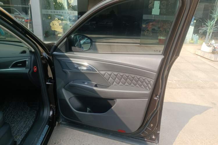Used BORGWARD BX7 2018 28T Four-Wheel Drive Flagship Version 5 Seats China V Emission Standard Right Front Door Interior