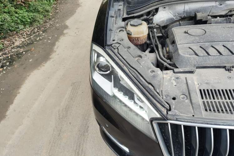 Used BORGWARD BX7 2018 28T Four-Wheel Drive Flagship Version 5 Seats China V Emission Standard Right Front Headlight