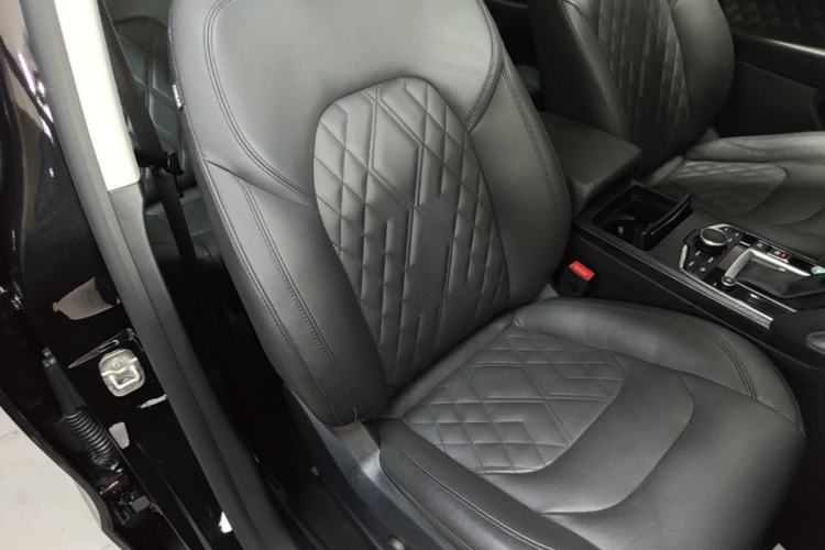 Used BORGWARD BX7 2018 28T Four-Wheel Drive Flagship Version 7 Seats China V Right Front Seat