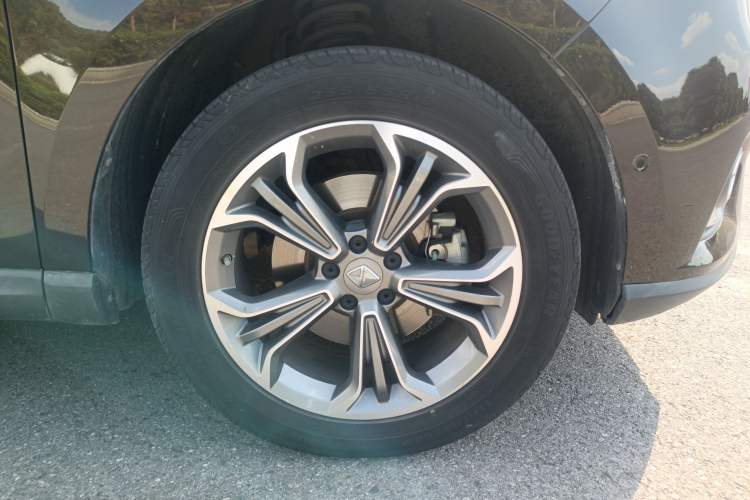 Used BORGWARD BX7 2018 28T Four-Wheel Drive Flagship Version 5 Seats China V Emission Standard Right Front Wheel Hub