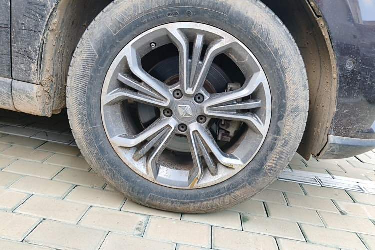 Used BORGWARD BX7 2018 28T 2WD Quality Enjoyment Version 7 Seats China V Emission Standard Right Front Wheel Hub