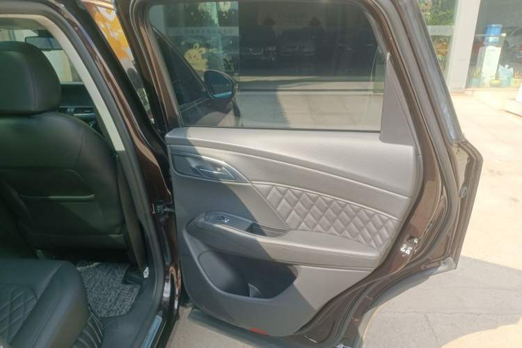 Used BORGWARD BX7 2018 28T Four-Wheel Drive Flagship Version 5 Seats China V Emission Standard Right Rear Door Interior