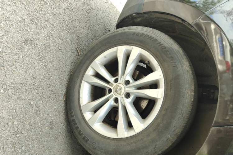 Used BORGWARD BX7 2018 28T 2WD Comfort Version 5 Seats China VI Emission Standard Right Rear Wheel Hub