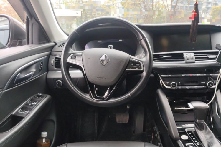 Used BORGWARD BX7 2018 28T Two-Wheel Drive Luxury Version 5 Seats China V Emission Standard Steering Wheel