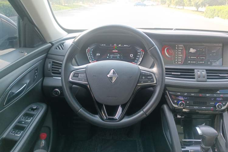 Used BORGWARD BX7 2018 28T Four-Wheel Drive Flagship Version 5 Seats China V Emission Standard Steering Wheel