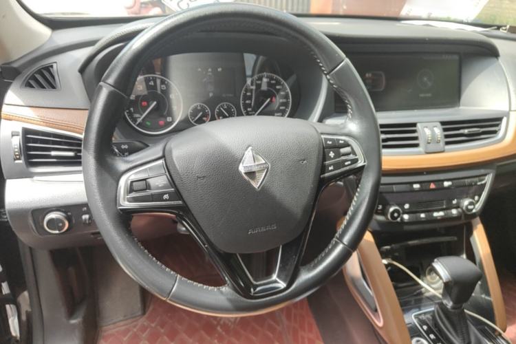 Used BORGWARD BX7 2018 28T 2WD Comfort Version 5 Seats China VI Emission Standard Steering Wheel