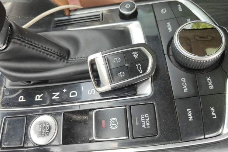 Used BORGWARD BX7 2018 28T 2WD Comfort Version 5 Seats China VI Emission Standard Vehicle Key