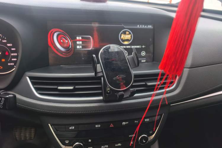 Used BORGWARD BX7 2018 28T Front-Wheel Drive Quality Enjoyment Version 5 Seats China VI Emission Standard Audio And AC Panel