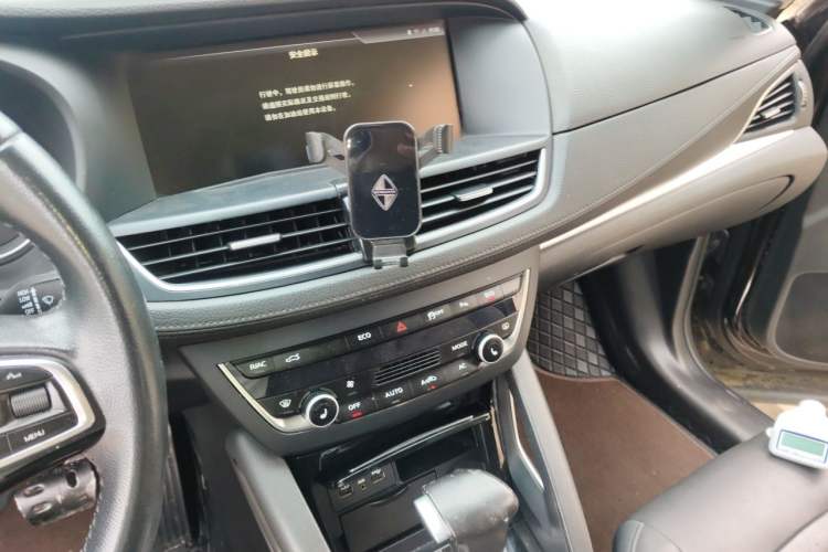 Used BORGWARD BX7 2018 28T 2WD Comfort Version 7 Seats Audio And AC Panel