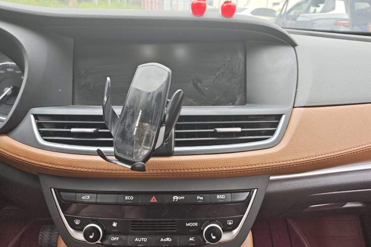 Used BORGWARD BX7 2018 28T 2WD Premium 5-seater National V Audio And AC Panel
