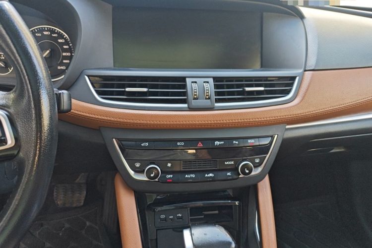 Used BORGWARD BX7 2018 28T 2WD Premium 5-seater National V Audio And AC Panel