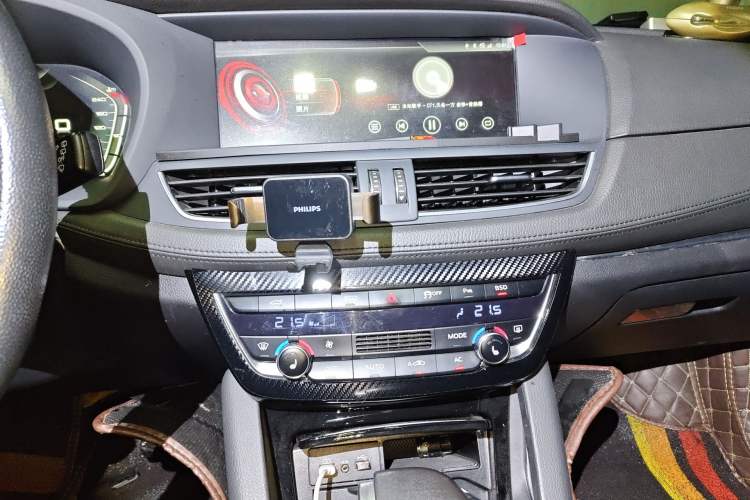 Used BORGWARD BX7 2018 28T Two-Wheel Drive Luxury Version 5 Seats China VI Emission Standard Audio And AC Panel