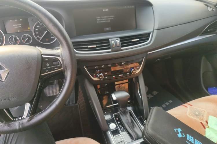 Used BORGWARD BX7 2018 28T Four-Wheel Drive Comfort Model 5 Seats Audio And AC Panel