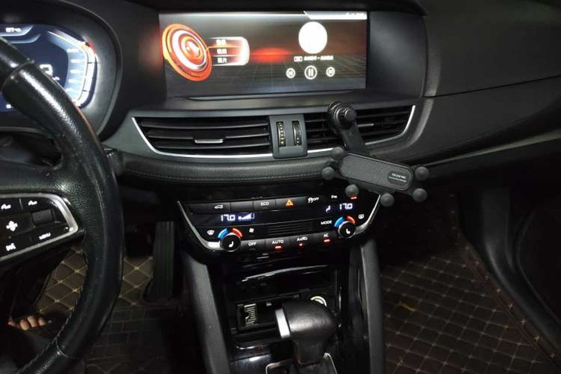 Used BORGWARD BX7 2018 28T Two-Wheel Drive Luxury Version 5 Seats China V Emission Standard Audio And AC Panel