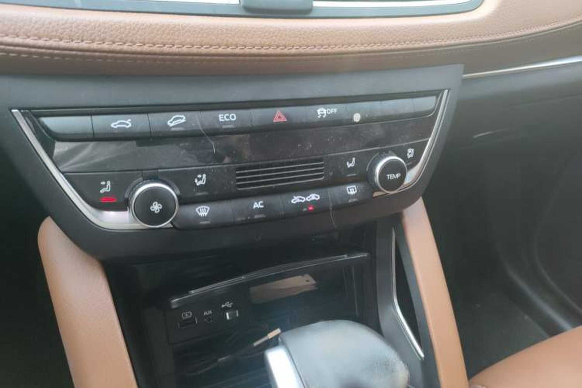 Used BORGWARD BX7 2018 28T Four-wheel Drive Luxury Model 5 Seats China VI Emission Standard Audio And AC Panel