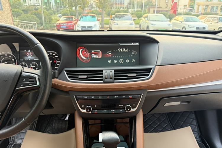 Used BORGWARD BX7 2018 28T Four-wheel Drive Luxury Model 5 Seats China VI Emission Standard Audio And AC Panel