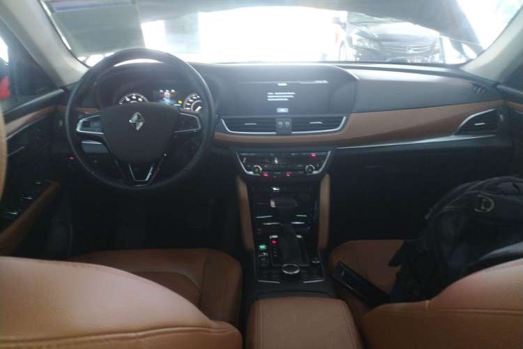 Used BORGWARD BX7 2018 28T Two-Wheel Drive Premium 7-Seater China VI Center Console