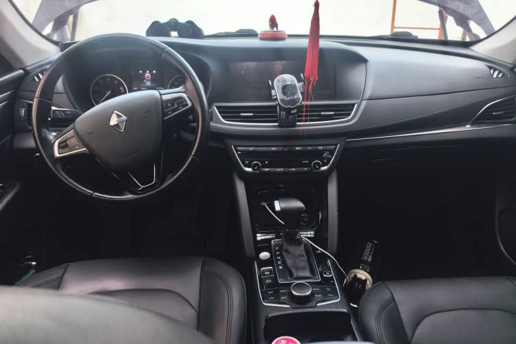 Used BORGWARD BX7 2018 28T Front-Wheel Drive Quality Enjoyment Version 5 Seats China VI Emission Standard Center Console