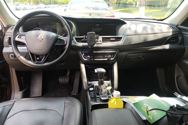 Used BORGWARD BX7 2018 28T Front-Wheel Drive Quality Enjoyment Version 5 Seats China VI Emission Standard Center Console