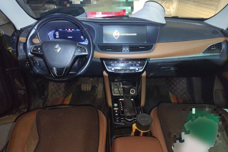 Used BORGWARD BX7 2018 28T Four-Wheel Drive Flagship Version 5 Seats China V Emission Standard Center Console