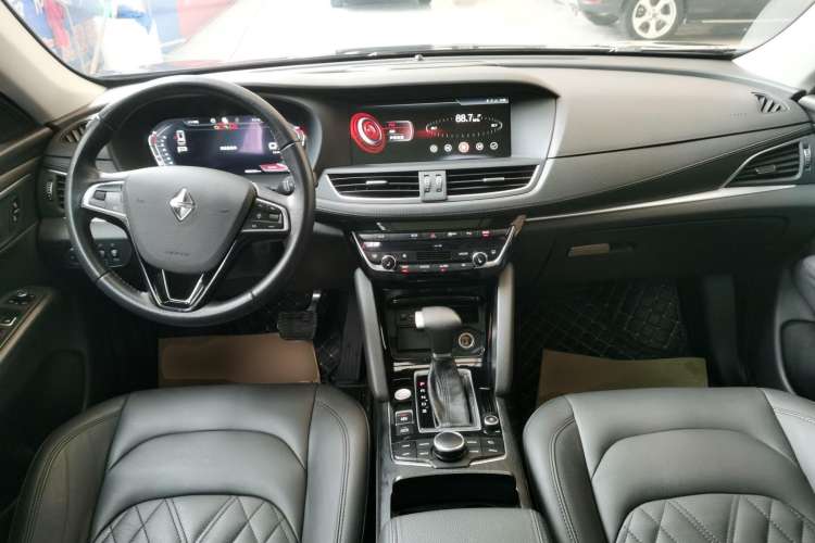 Used BORGWARD BX7 2018 28T Two-Wheel Drive Luxury Version 5 Seats China VI Emission Standard Center Console