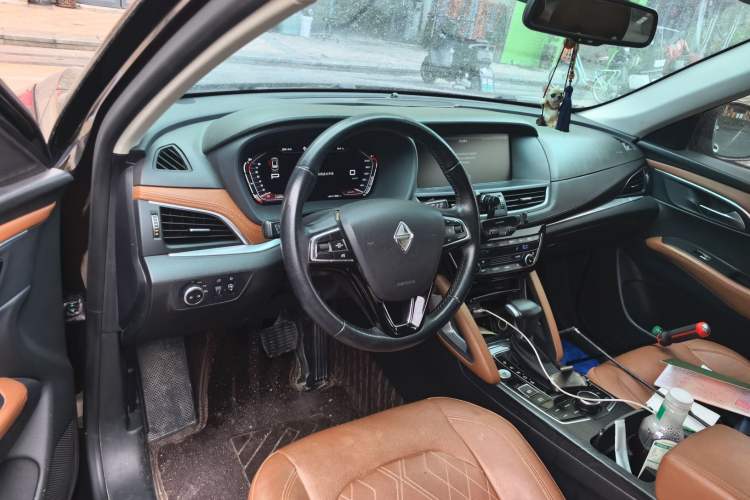 Used BORGWARD BX7 2018 28T Four-Wheel Drive Flagship Version 5 Seats China V Emission Standard Center Console