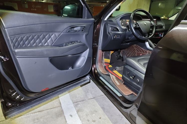 Used BORGWARD BX7 2018 28T Two-Wheel Drive Luxury Version 5 Seats China VI Emission Standard Driver Seat