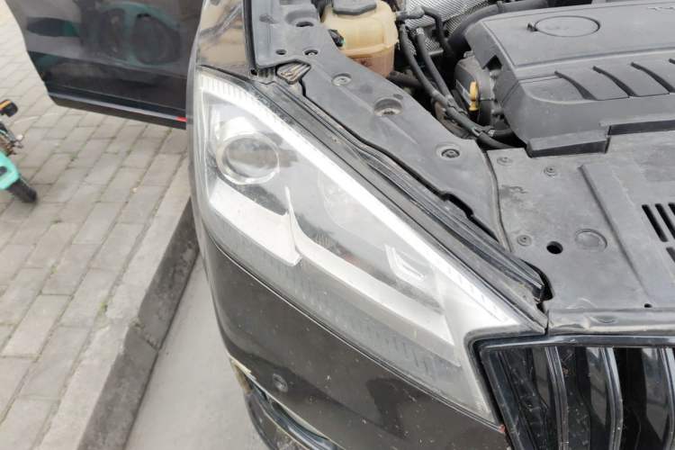 Used BORGWARD BX7 2018 28T 2WD Comfort Version 7 Seats Engine Bay Right
