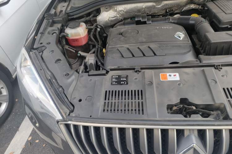 Used BORGWARD BX7 2018 28T Four-wheel Drive Luxury Model 5 Seats China VI Emission Standard Engine Bay Right