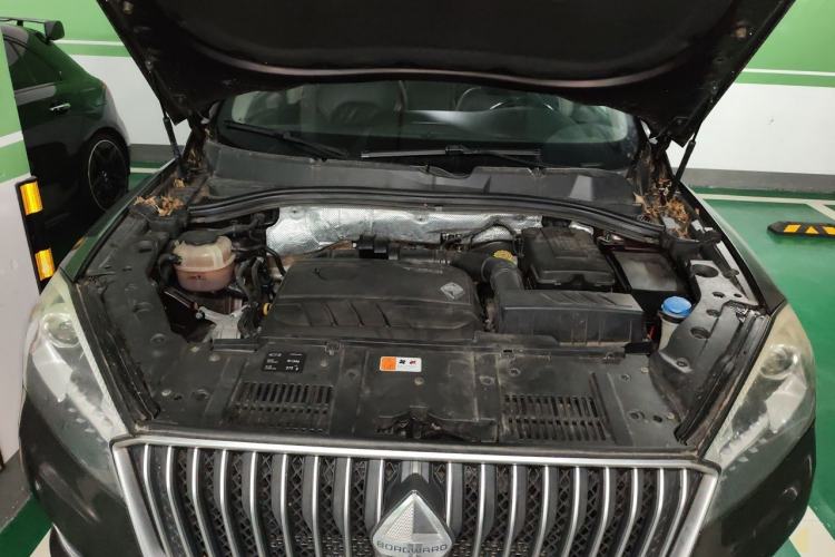 Used BORGWARD BX7 2018 28T Two-Wheel Drive Luxury Version 5 Seats China V Emission Standard Engine Bay