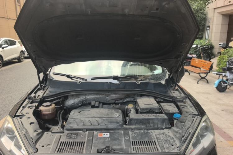 Used BORGWARD BX7 2018 28T 2WD Premium 5-seater National V Engine Bay