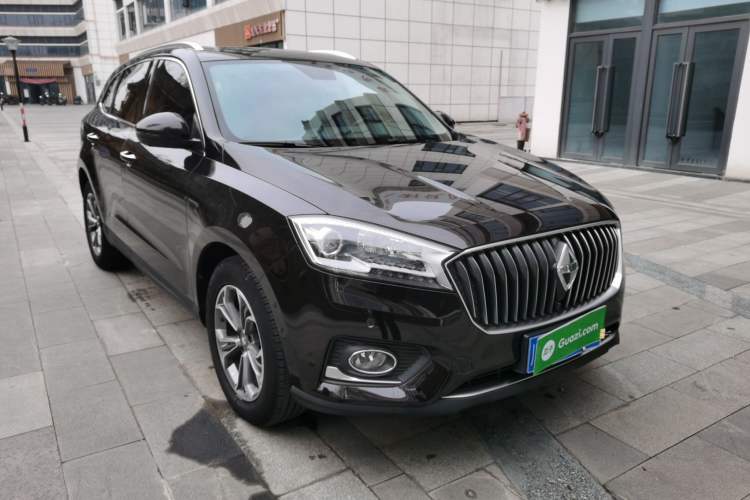 Used BORGWARD BX7 2018 28T Two-Wheel Drive Luxury Version 5 Seats China VI Emission Standard Front Right 45 Deg