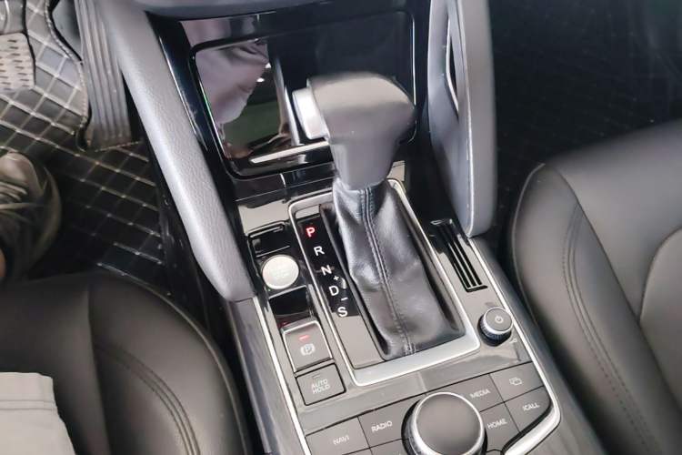 Used BORGWARD BX7 2018 28T Front-Wheel Drive Quality Enjoyment Version 5 Seats China VI Emission Standard Gear Lever
