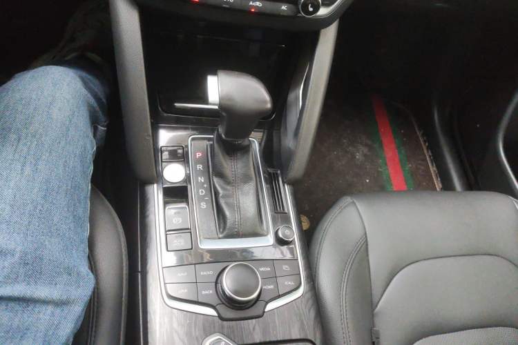 Used BORGWARD BX7 2018 28T Front-Wheel Drive Quality Enjoyment Version 5 Seats China VI Emission Standard Gear Lever