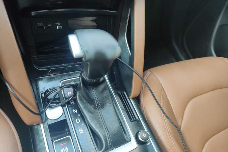 Used BORGWARD BX7 2018 28T Four-wheel Drive Luxury Model 5 Seats China VI Emission Standard Gear Lever