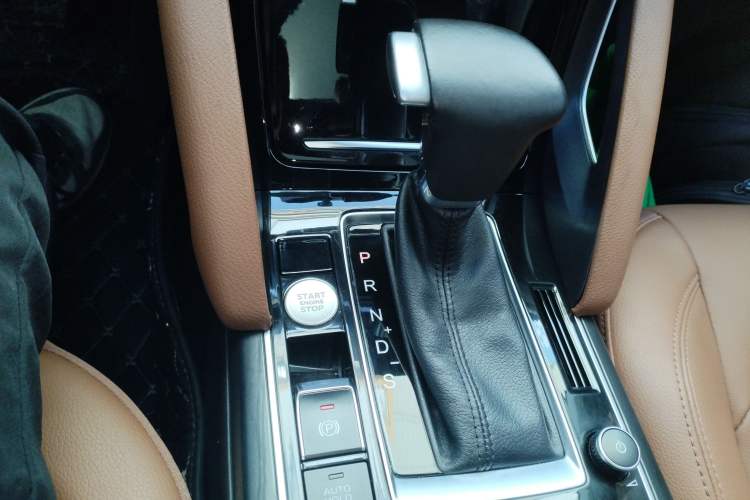 Used BORGWARD BX7 2018 28T Front-Wheel Drive Quality Enjoyment Version 5 Seats China VI Emission Standard Gear Lever