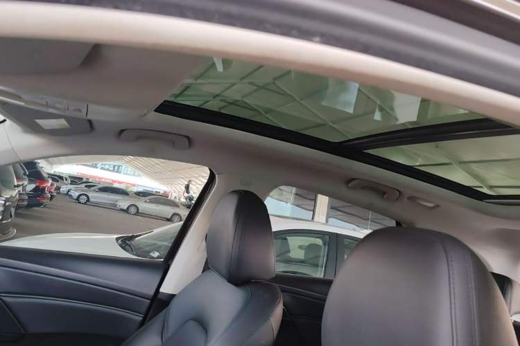 Used BORGWARD BX7 2018 28T Front-Wheel Drive Quality Enjoyment Version 5 Seats China VI Emission Standard Headliner