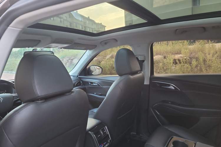Used BORGWARD BX7 2018 28T Front-Wheel Drive Quality Enjoyment Version 5 Seats China VI Emission Standard Headliner