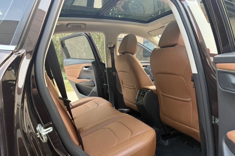 Used BORGWARD BX7 2018 28T Four-wheel Drive Luxury Model 5 Seats China VI Emission Standard Interior 1