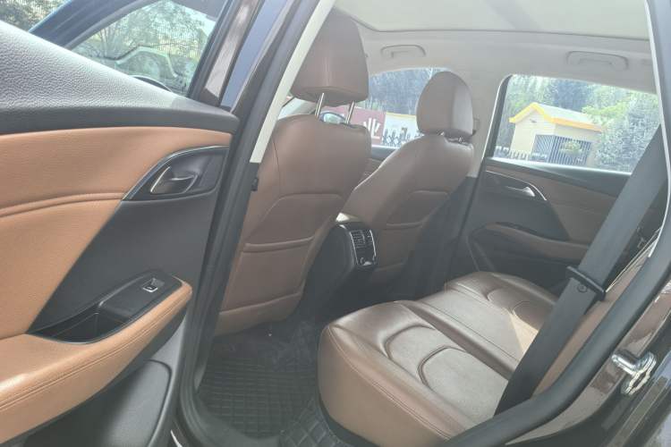 Used BORGWARD BX7 2018 28T Front-Wheel Drive Quality Enjoyment Version 5 Seats China VI Emission Standard Interior 3