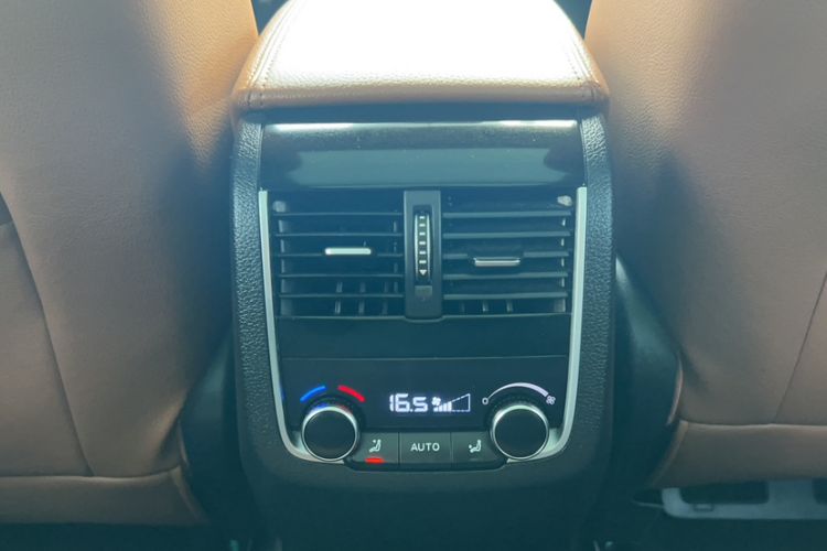 Used BORGWARD BX7 2018 28T Front-Wheel Drive Quality Enjoyment Version 5 Seats China VI Emission Standard Interior 4